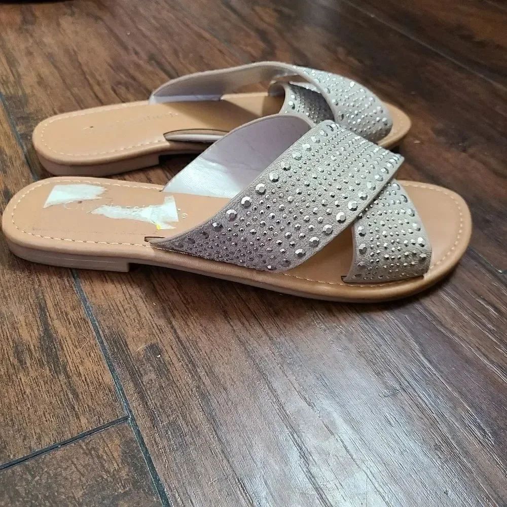 NWT
City Classified Sandals - Picture 7 of 7